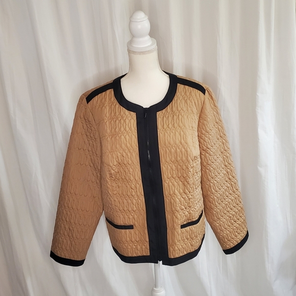 Chico's Jackets & Blazers - Chicos Women’s Size 3 (L/16) Tan Quilted Zip Up Lightweight Front Pockets Jacket